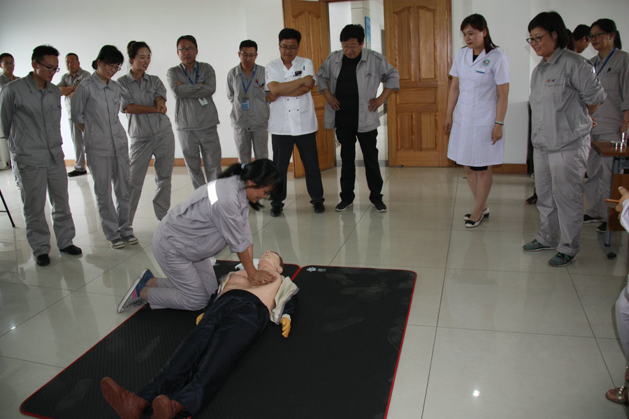 1561425740393778.jpg 復(fù)件 (2) 2019.6.14心肺復(fù)蘇培訓(xùn) 149.jpg